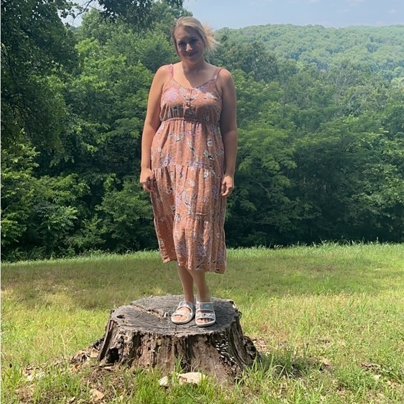 Meet your Posher, Megan - Picture 3 of 5